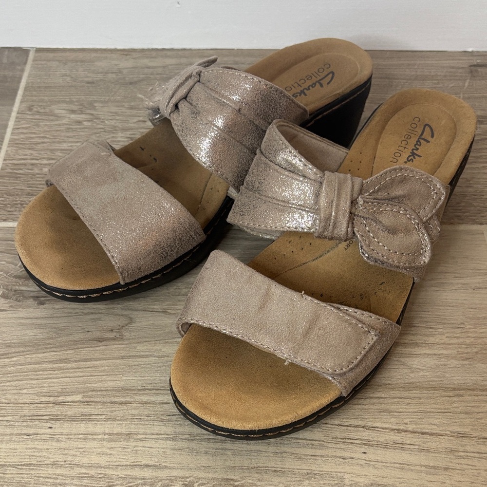 Clarks Women's Shimmering Taupe Mules in size 8.5 in great condition